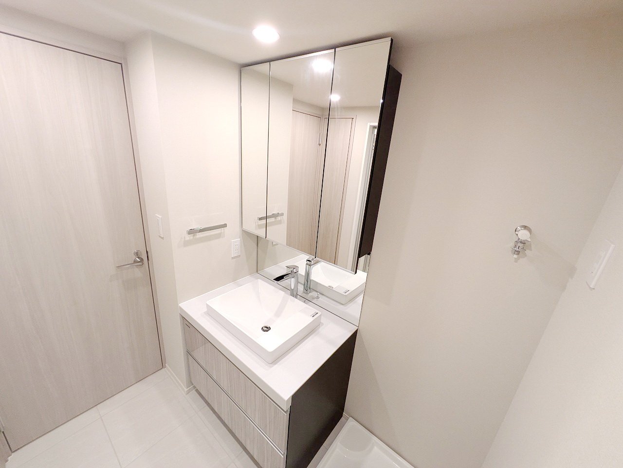 お問合せは(株)タウンハウジングレジデンス事業部【03-5563-9055】までお気軽にお問合せ下さい。