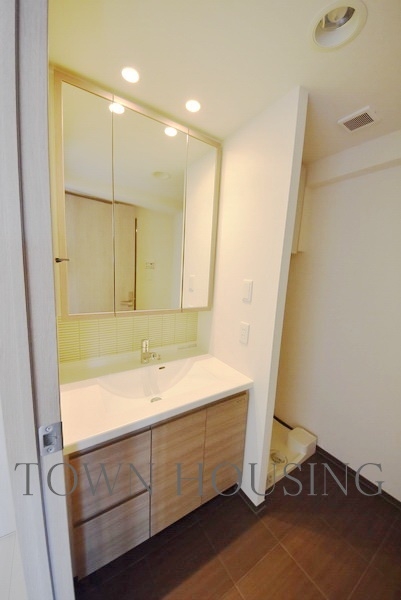 タウンハウジングレジデンス事業部 恵比寿店・赤坂店までお問合せ下さい。