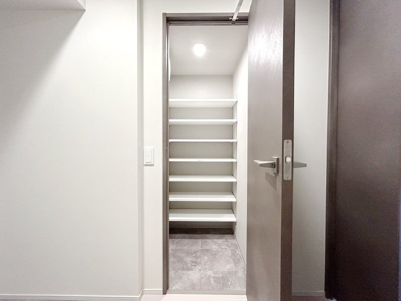 お部屋探しは株式会社 タウンハウジング までお気軽にお問合せ下さい。
クレジットカード決済・首都圏を中心直営143店舗 仲介件数全国2位の豊富な実績!諸費用・審査等・何でもご相談下さい。