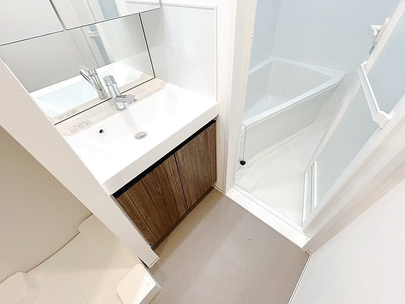 お部屋探しは株式会社 タウンハウジング までお気軽にお問合せ下さい。
クレジットカード決済・首都圏を中心直営143店舗 仲介件数全国2位の豊富な実績!諸費用・審査等・何でもご相談下さい。