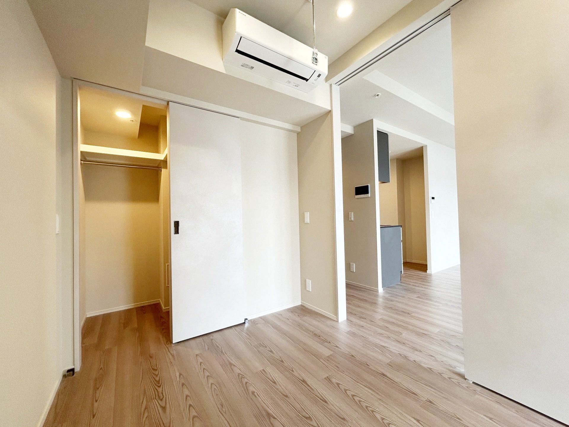 お部屋探しは株式会社 タウンハウジング までお気軽にお問合せ下さい。
クレジットカード決済・首都圏を中心直営143店舗 仲介件数全国2位の豊富な実績!諸費用・審査等・何でもご相談下さい。