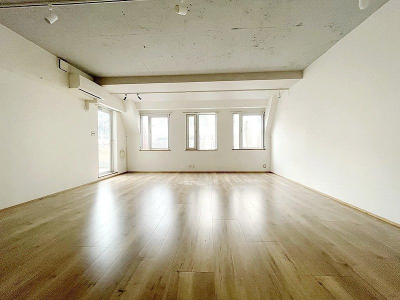 お問合せは(株)タウンハウジングレジデンス事業部【03-5563-9055】までお気軽にお問合せ下さい。