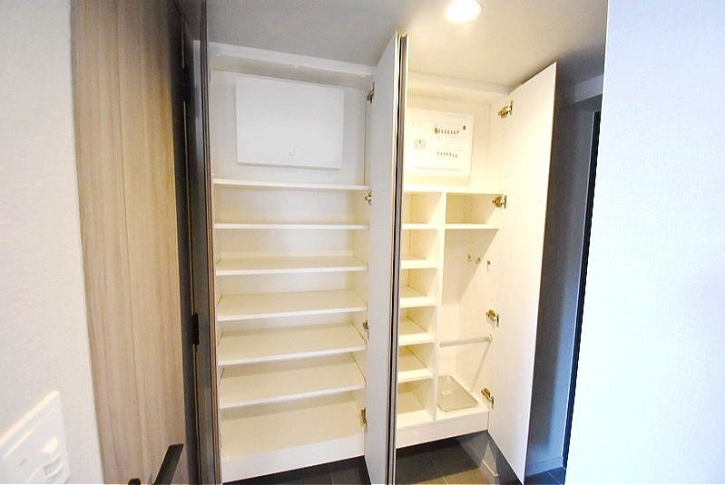 お部屋探しは株式会社 タウンハウジング までお気軽にお問合せ下さい。
クレジットカード決済・首都圏を中心直営143店舗 仲介件数全国2位の豊富な実績!諸費用・審査等・何でもご相談下さい。