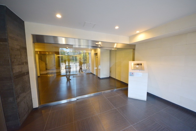 部屋探しは株式会社 タウンハウジング までお気軽にお問合せ下さい。
クレジットカード決済・首都圏を中心直営143店舗 仲介件数全国2位の豊富な実績!諸費用・審査等・何でもご相談下さい。