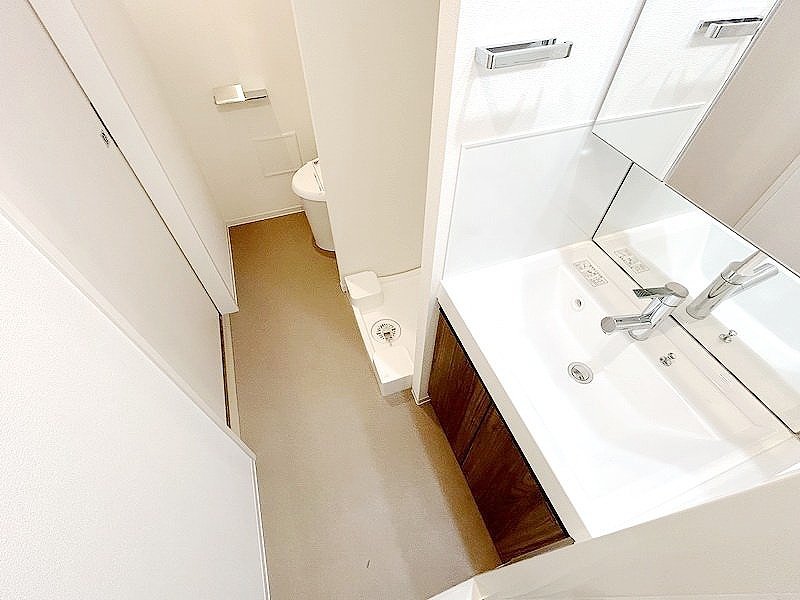 お部屋探しは株式会社 タウンハウジング までお気軽にお問合せ下さい。
クレジットカード決済・首都圏を中心直営143店舗 仲介件数全国2位の豊富な実績!諸費用・審査等・何でもご相談下さい。