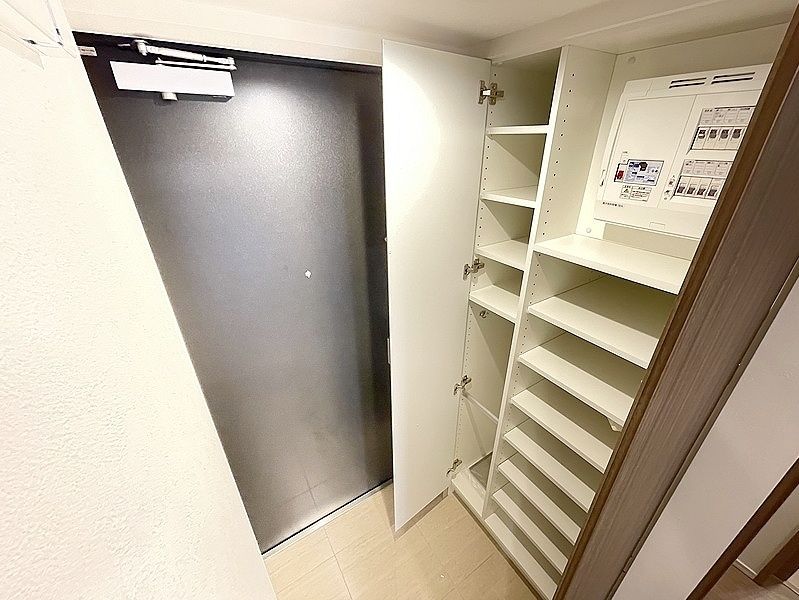 タウンハウジングレジデンス事業部 恵比寿店・赤坂店までお問合せ下さい。