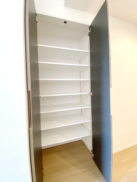 お部屋探しは株式会社 タウンハウジング までお気軽にお問合せ下さい。
クレジットカード決済・首都圏を中心直営143店舗 仲介件数全国2位の豊富な実績!諸費用・審査等・何でもご相談下さい。