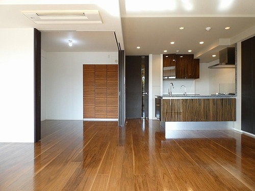 お部屋探しは株式会社 タウンハウジング までお気軽にお問合せ下さい。
クレジットカード決済・首都圏を中心直営143店舗 仲介件数全国2位の豊富な実績!諸費用・審査等・何でもご相談下さい。