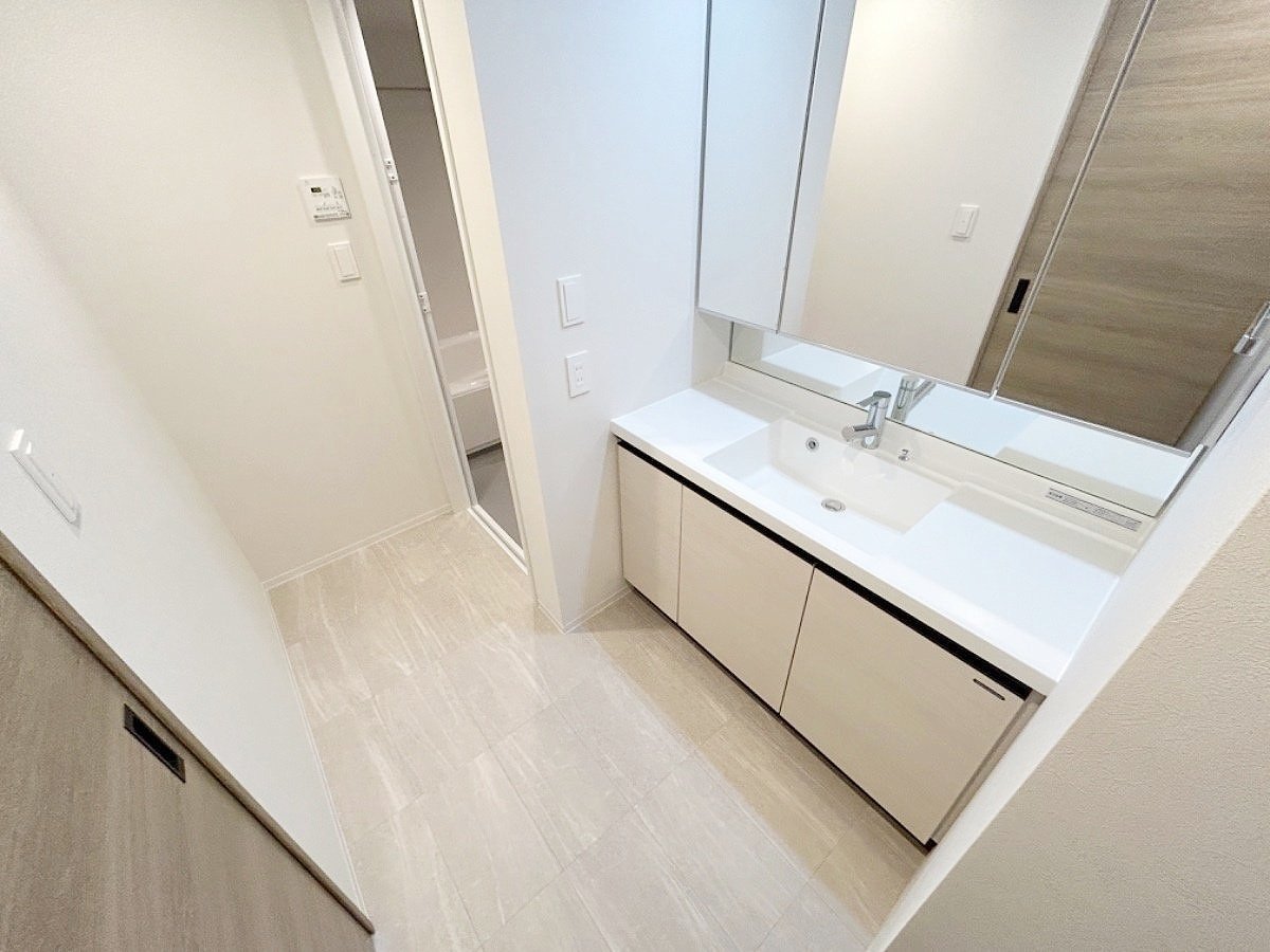 お部屋探しは株式会社 タウンハウジング までお気軽にお問合せ下さい。
クレジットカード決済・首都圏を中心直営143店舗 仲介件数全国2位の豊富な実績!諸費用・審査等・何でもご相談下さい。