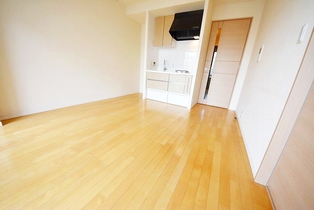 お部屋探しは株式会社 タウンハウジング までお気軽にお問合せ下さい。
クレジットカード決済・首都圏を中心直営143店舗 仲介件数全国2位の豊富な実績!諸費用・審査等・何でもご相談下さい。