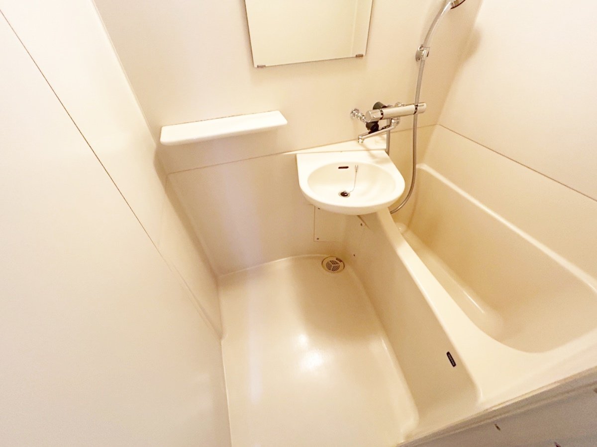 お部屋探しは株式会社 タウンハウジング までお気軽にお問合せ下さい。
クレジットカード決済・首都圏を中心直営143店舗 仲介件数全国2位の豊富な実績!諸費用・審査等・何でもご相談下さい。