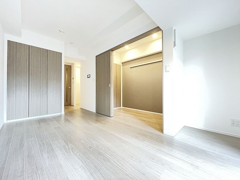 タウンハウジングレジデンス事業部 恵比寿店・赤坂店までお問合せ下さい。