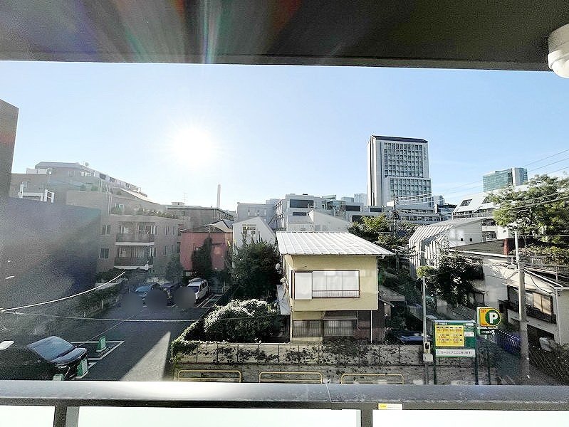 お部屋探しは株式会社 タウンハウジング までお気軽にお問合せ下さい。
クレジットカード決済・首都圏を中心直営143店舗 仲介件数全国2位の豊富な実績!諸費用・審査等・何でもご相談下さい。