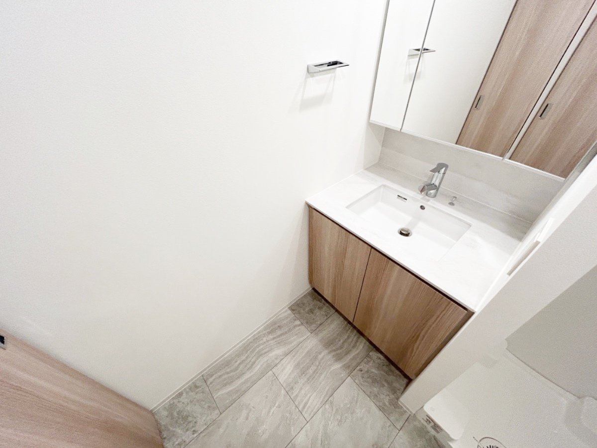 お部屋探しは株式会社 タウンハウジング までお気軽にお問合せ下さい。
クレジットカード決済・首都圏を中心直営143店舗 仲介件数全国2位の豊富な実績!諸費用・審査等・何でもご相談下さい。