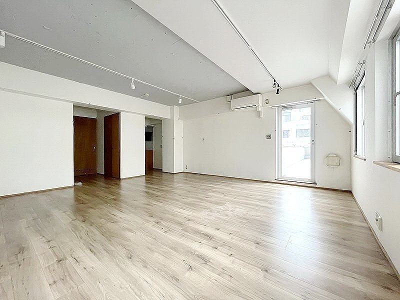 お問合せは(株)タウンハウジングレジデンス事業部【03-5563-9055】までお気軽にお問合せ下さい。