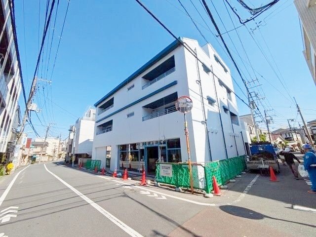 お部屋探しは株式会社 タウンハウジング までお気軽にお問合せ下さい。
クレジットカード決済・首都圏を中心直営143店舗 仲介件数全国2位の豊富な実績!諸費用・審査等・何でもご相談下さい。