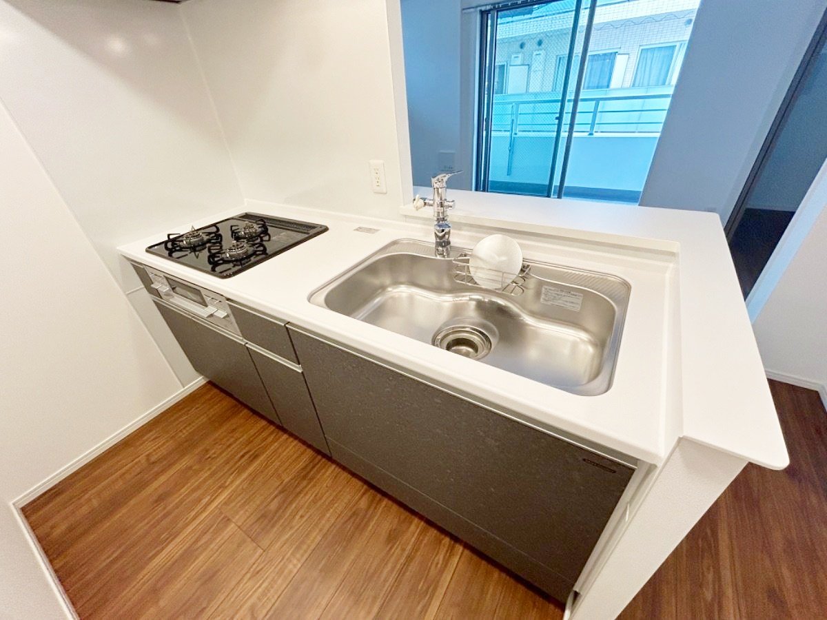 お部屋探しは株式会社 タウンハウジング までお気軽にお問合せ下さい。
クレジットカード決済・首都圏を中心直営143店舗 仲介件数全国2位の豊富な実績!諸費用・審査等・何でもご相談下さい。