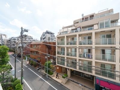 お部屋探しは株式会社 タウンハウジング までお気軽にお問合せ下さい。
クレジットカード決済・首都圏を中心直営143店舗 仲介件数全国2位の豊富な実績!諸費用・審査等・何でもご相談下さい。