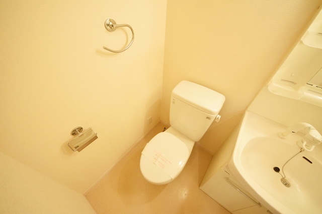 お部屋探しは株式会社 タウンハウジング までお気軽にお問合せ下さい。
クレジットカード決済・首都圏を中心直営143店舗 仲介件数全国2位の豊富な実績!諸費用・審査等・何でもご相談下さい。