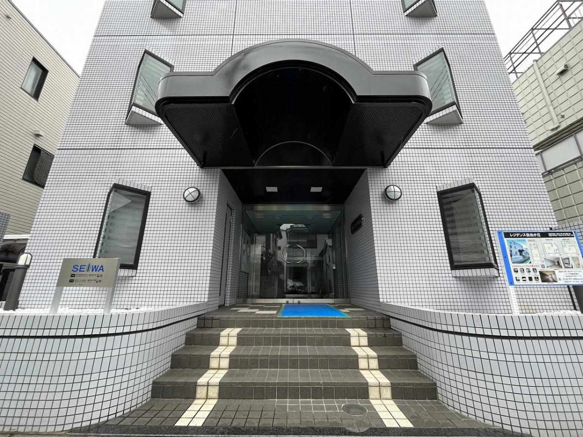 部屋探しは株式会社 タウンハウジング までお気軽にお問合せ下さい。
クレジットカード決済・首都圏を中心直営143店舗 仲介件数全国2位の豊富な実績!諸費用・審査等・何でもご相談下さい。