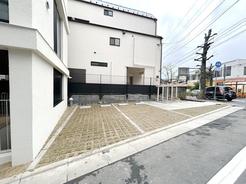 部屋探しは株式会社 タウンハウジング までお気軽にお問合せ下さい。
クレジットカード決済・首都圏を中心直営143店舗 仲介件数全国2位の豊富な実績!諸費用・審査等・何でもご相談下さい。