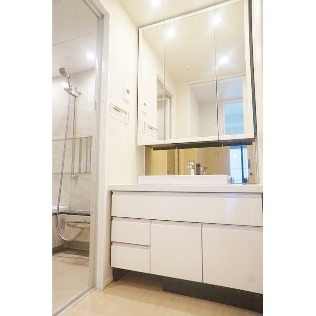 お部屋探しは株式会社 タウンハウジング までお気軽にお問合せ下さい。
クレジットカード決済・首都圏を中心直営143店舗 仲介件数全国2位の豊富な実績!諸費用・審査等・何でもご相談下さい。