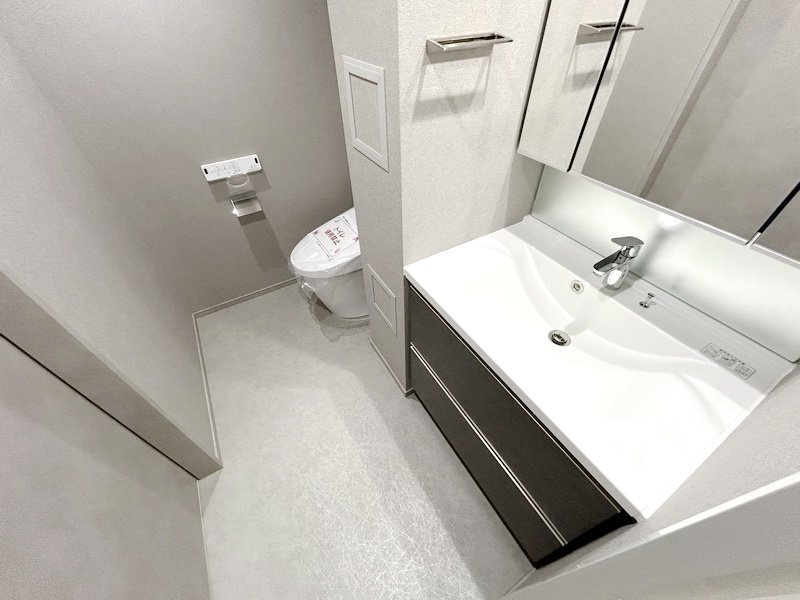 部屋探しは株式会社 タウンハウジング までお気軽にお問合せ下さい。
クレジットカード決済・首都圏を中心直営143店舗 仲介件数全国2位の豊富な実績!諸費用・審査等・何でもご相談下さい。